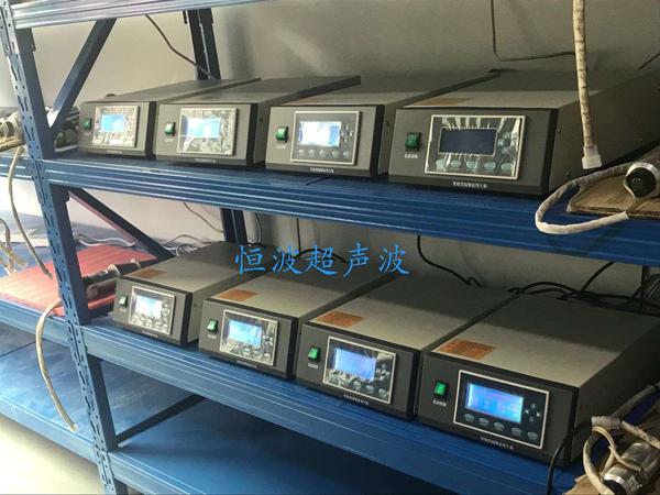 电脑超声波发生器老化测试中 电脑超声波发生器老化测试中